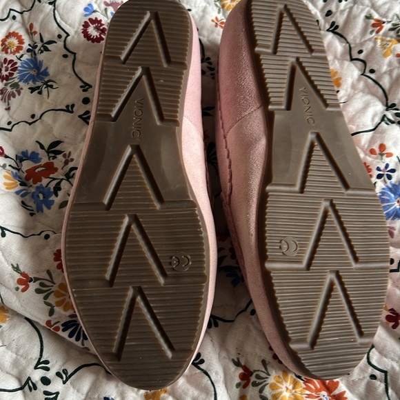 Vionic pink dude loafers with fur lined sole size 8 - Picture 2 of 4